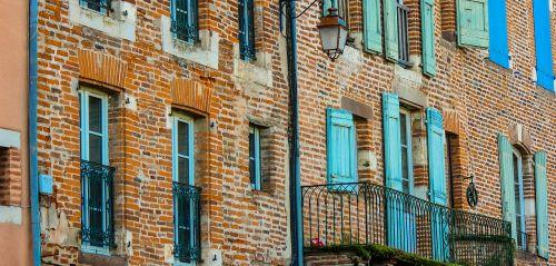 Albi - Immobilier - CENTURY 21 Plein Sud - façade volets bleus