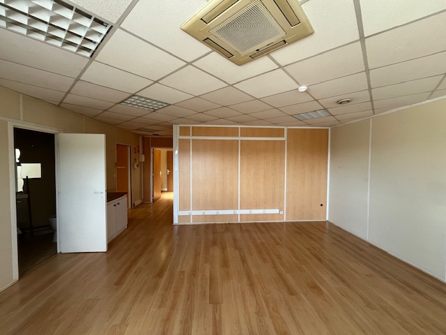 Entreprise à louer LE SEQUESTRE